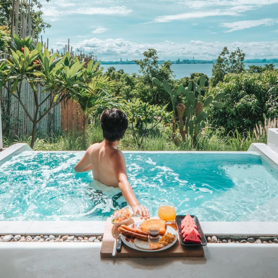 Myth Koh Larn Resort Bar And Bistro Екстер'єр фото